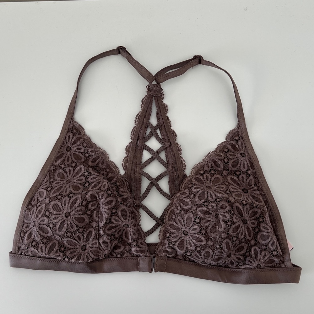 Victoria secret bra! New no tag, size L. Intimate